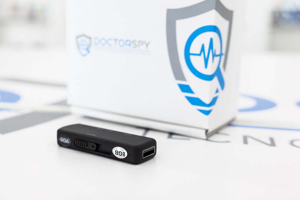 Mini registratore in chiavetta USB VOX con memoria da 8 GB REC.V.01