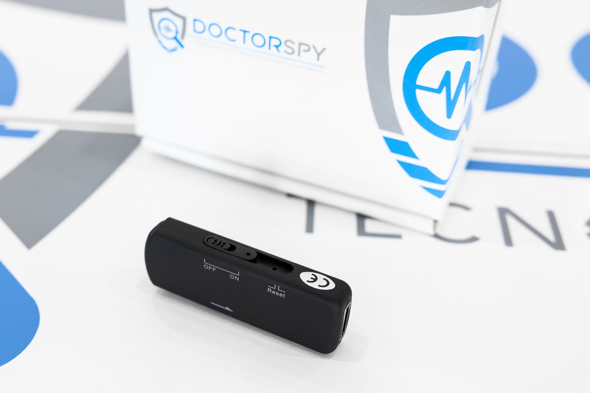 Registratore vocale spia occultato in chiavetta USB con attivazione vocale REC.V.01