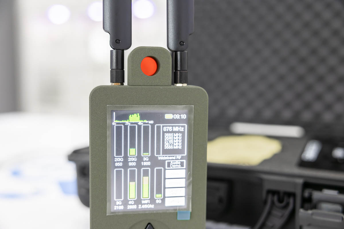 Rilevatore di microspie Palladium 21 Eskan Electronics analogico e digitale 10 GHz fino al 5G con rilevamento ottiche delle telecamere nascoste e misurazione della distanza RIL.34