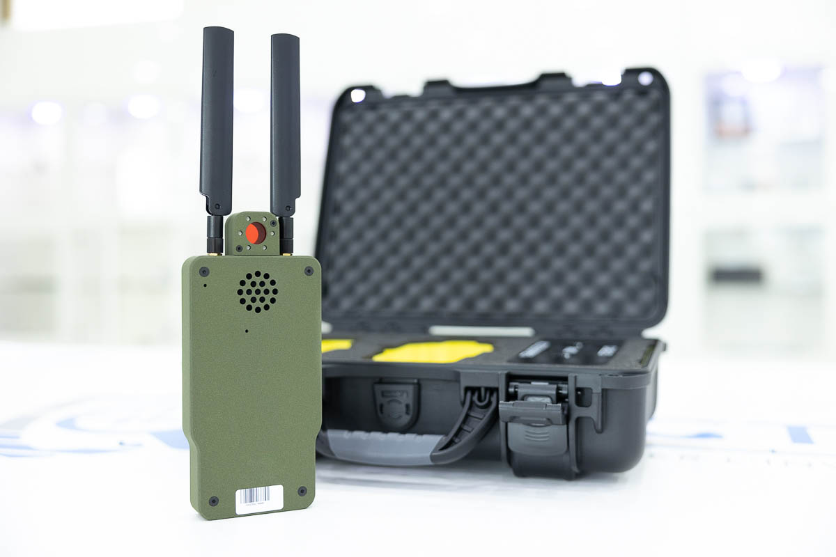 Rilevatore di microspie Palladium 21 Eskan Electronics analogico e digitale 10 GHz fino al 5G con rilevamento ottiche delle telecamere nascoste e misurazione della distanza RIL.34