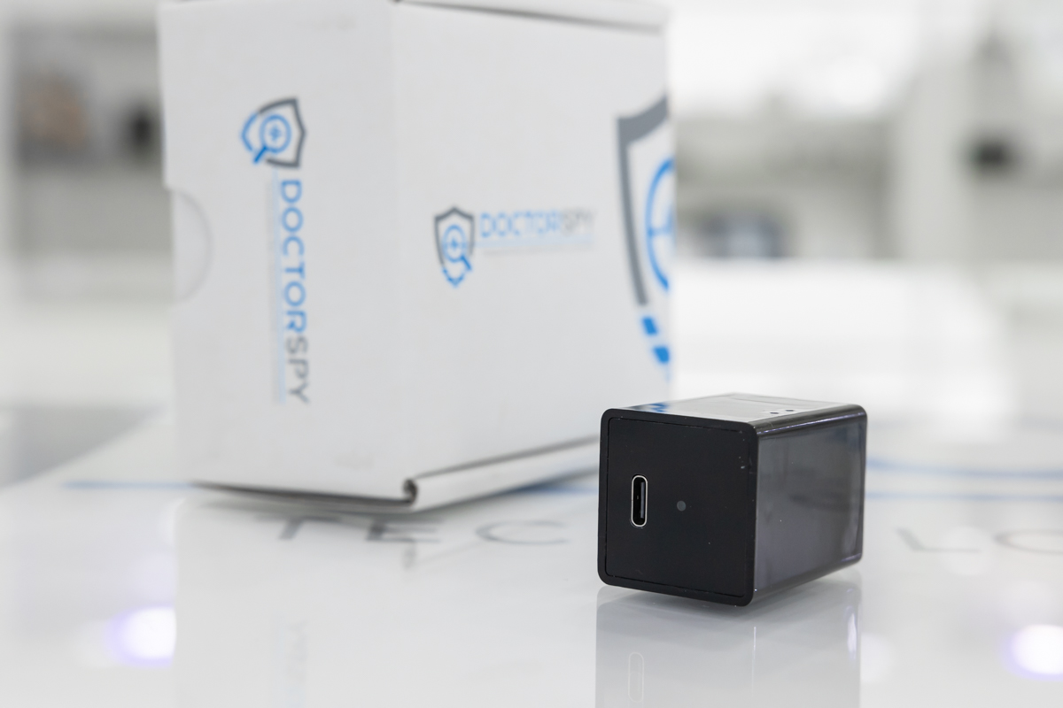 Alimentatore 5V USB con telecamera spia e motion detection CAM.W.37