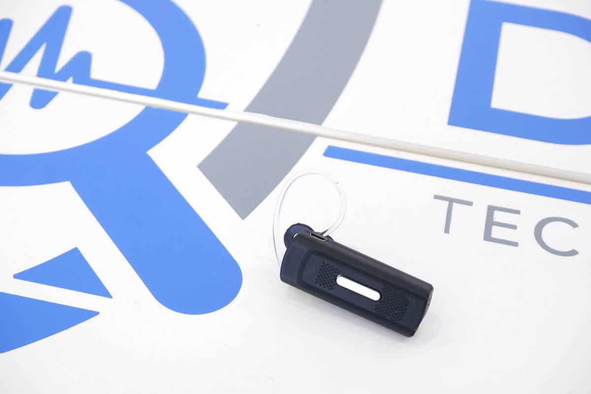 Microcamera nascosta in auricolare bluetooth finto