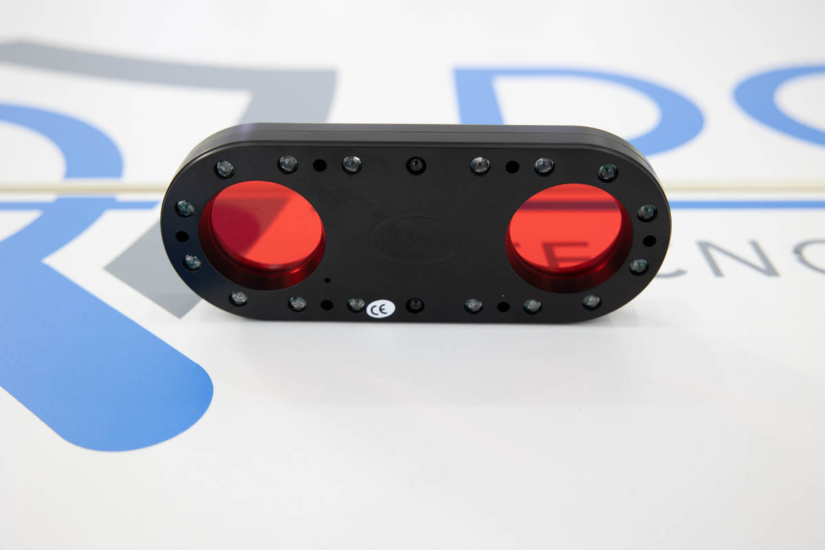 Dispositivo per rilevare telecamere nascoste e led infrarossi a forma di visore portatile