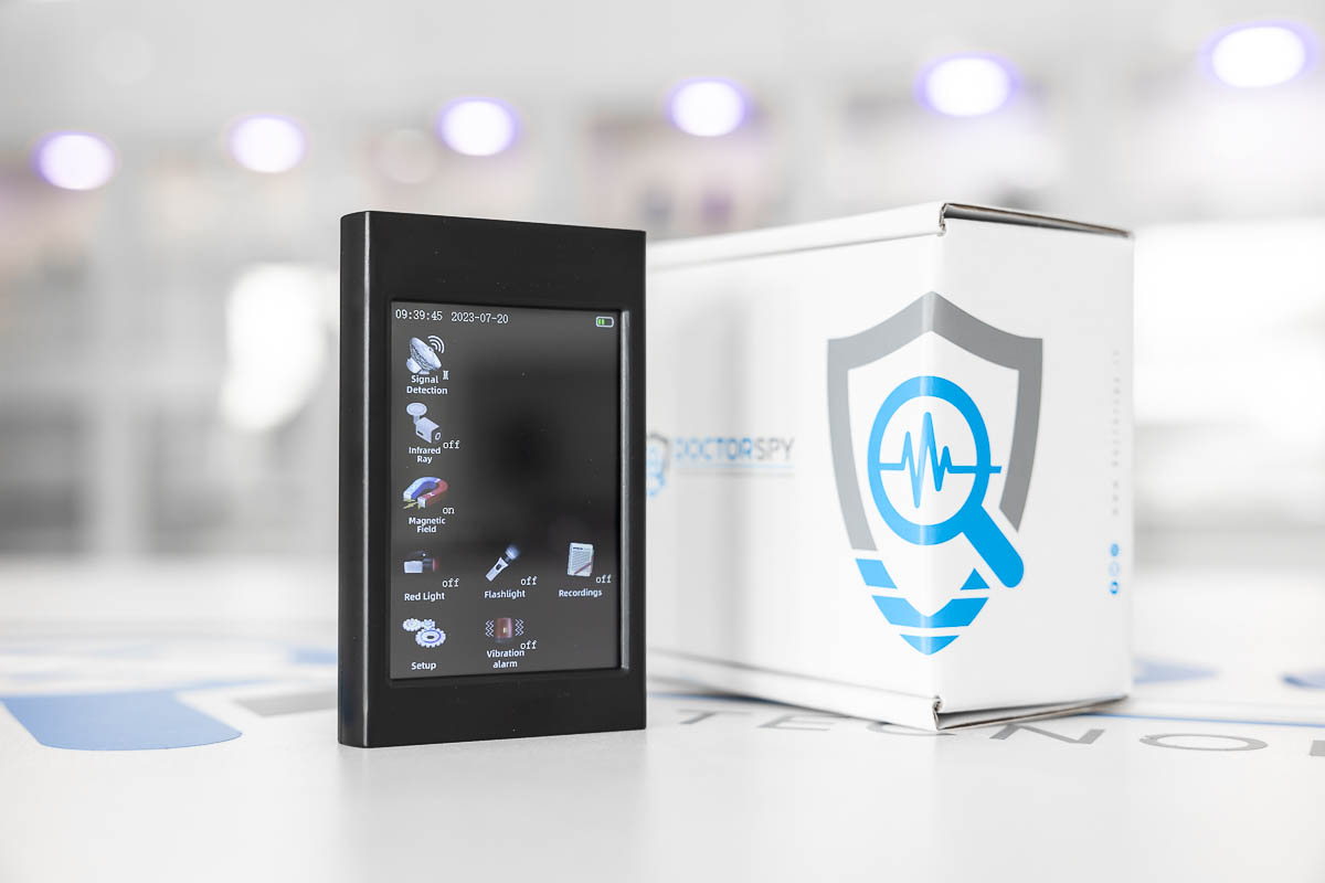 Rilevatore professionale con monitor LCD a colori fino al 5G RIL.03