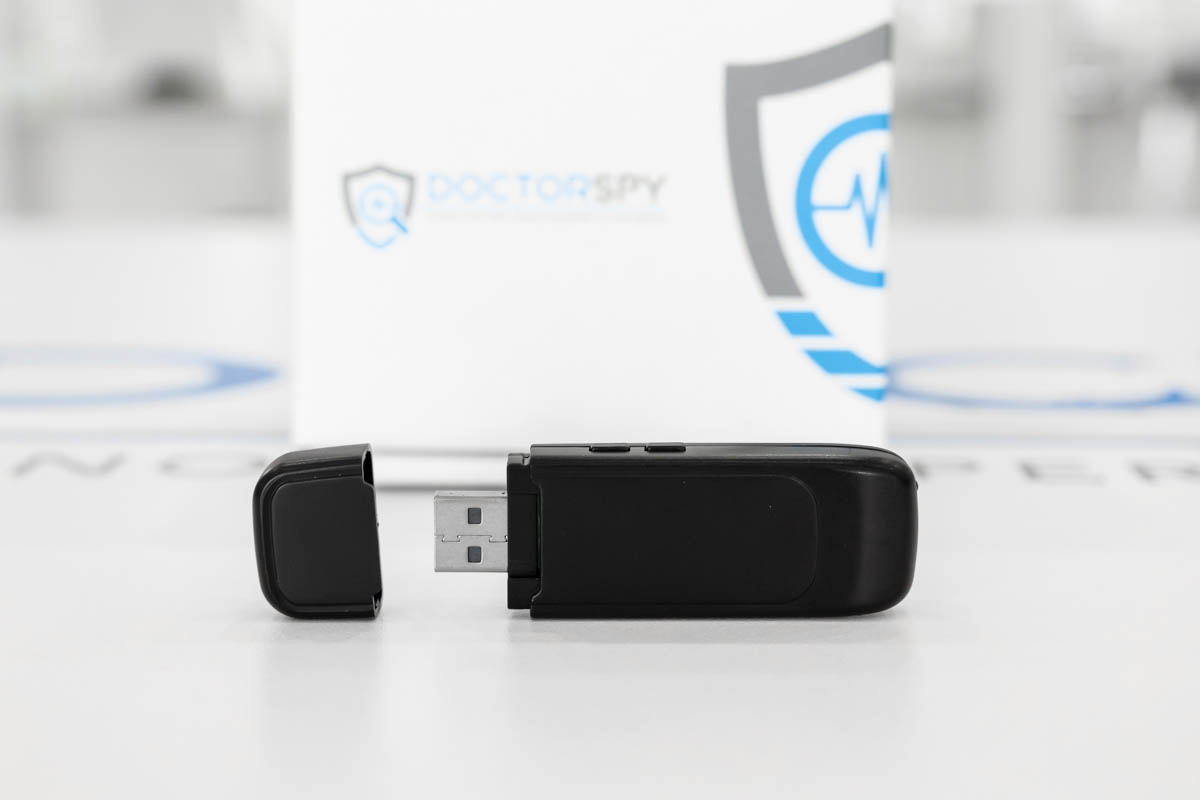 Microcamera con DVR full HD occultata in pennetta USB CAM.17