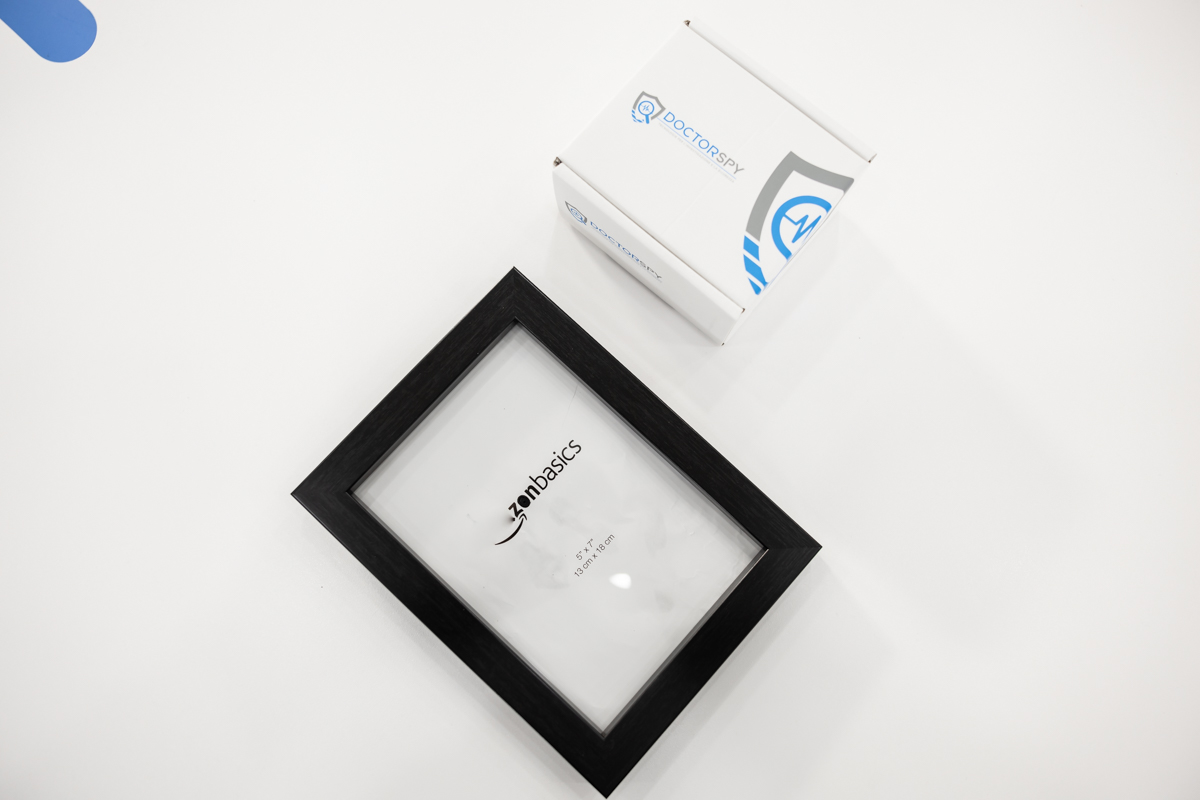 Micro telecamera wifi p2p full HD audio e video occultata in cornice foto di Amazon DES.02