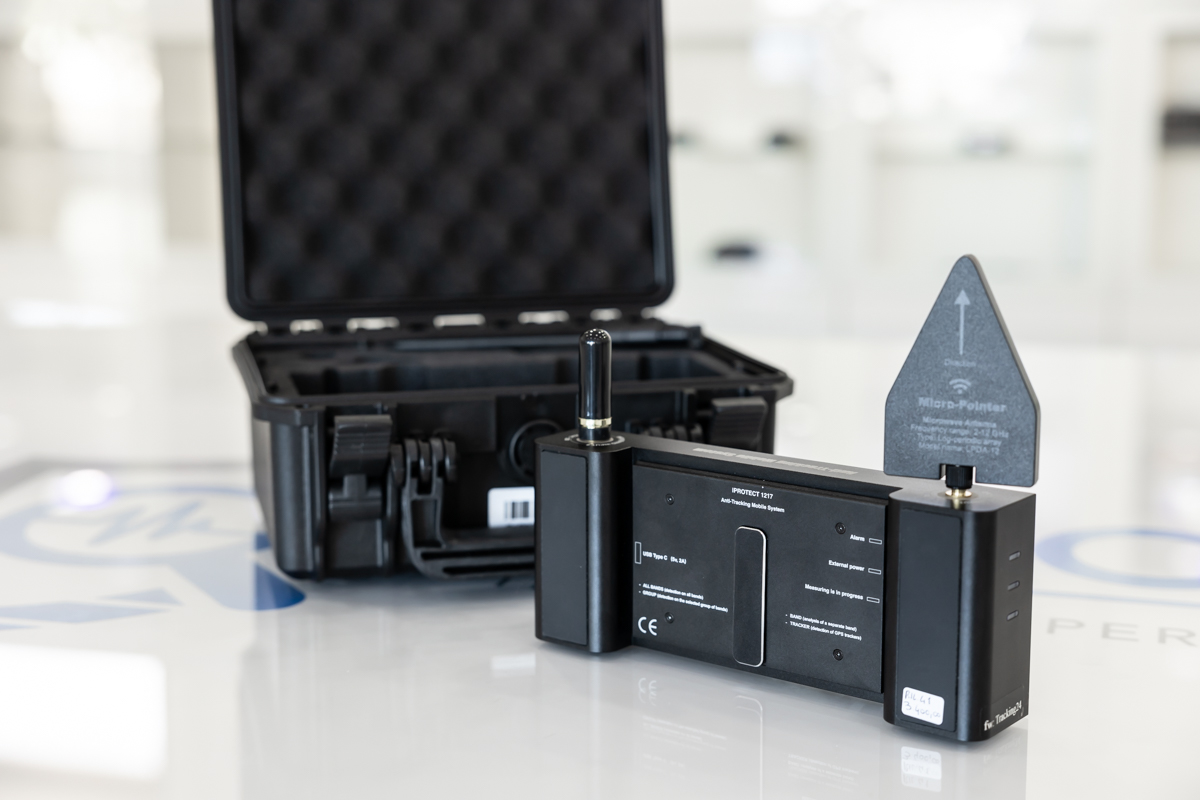 Rilevatore RF analogico e digitale 5G iProtect 1217 di Digiscan-labs, con rilevazione di 26 bande fino a 6 GHz, RIL.41