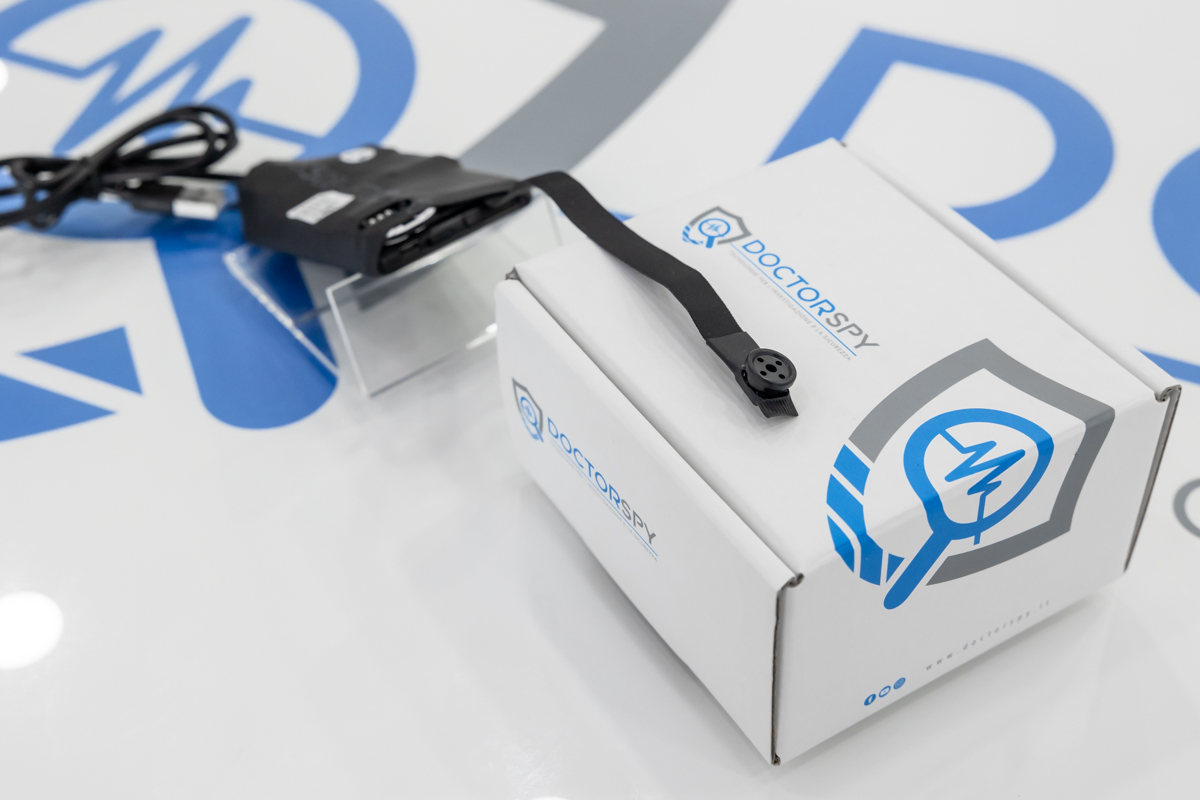 Kit micro auricolare con microfamera wifi per lettura testi e router 4G KIT.AURIC.04