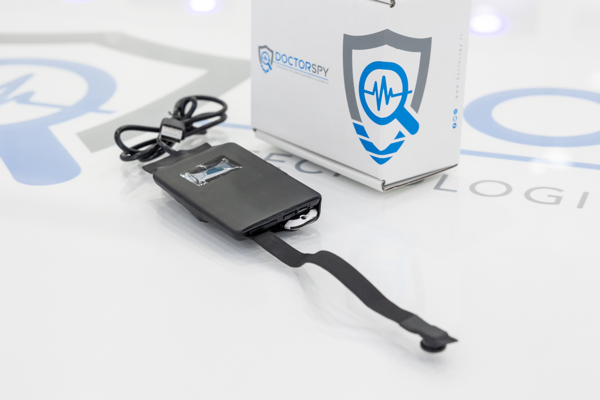 Kit micro auricolare con microfamera wifi per lettura testi e router 4G KIT.AURIC.04