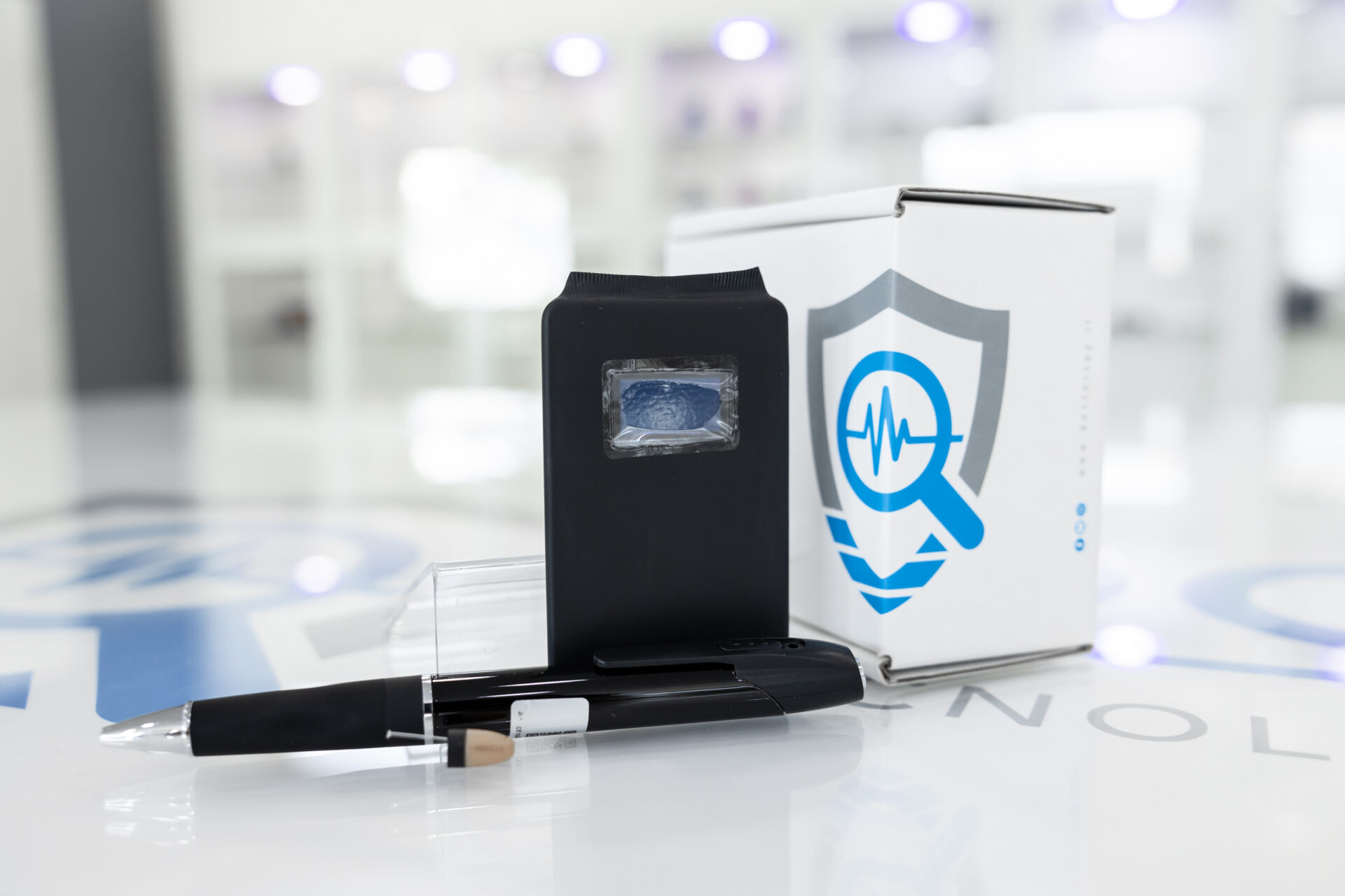 Kit microauricolare composto da modulo GSM slim e telecamere per lettura testi in penna KIT.AURIC.05