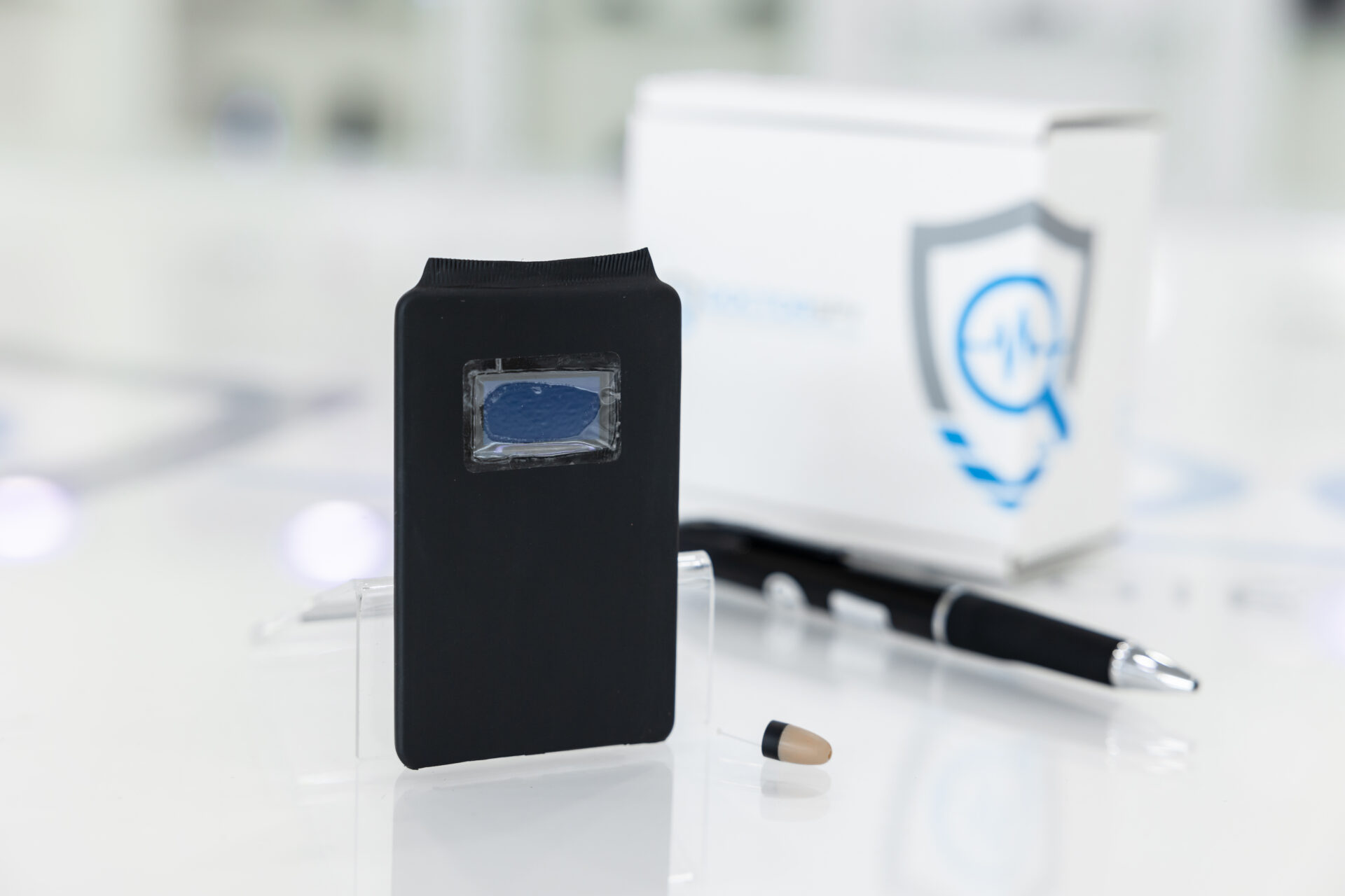 Kit microauricolare composto da modulo GSM slim e telecamere per lettura testi in penna KIT.AURIC.05