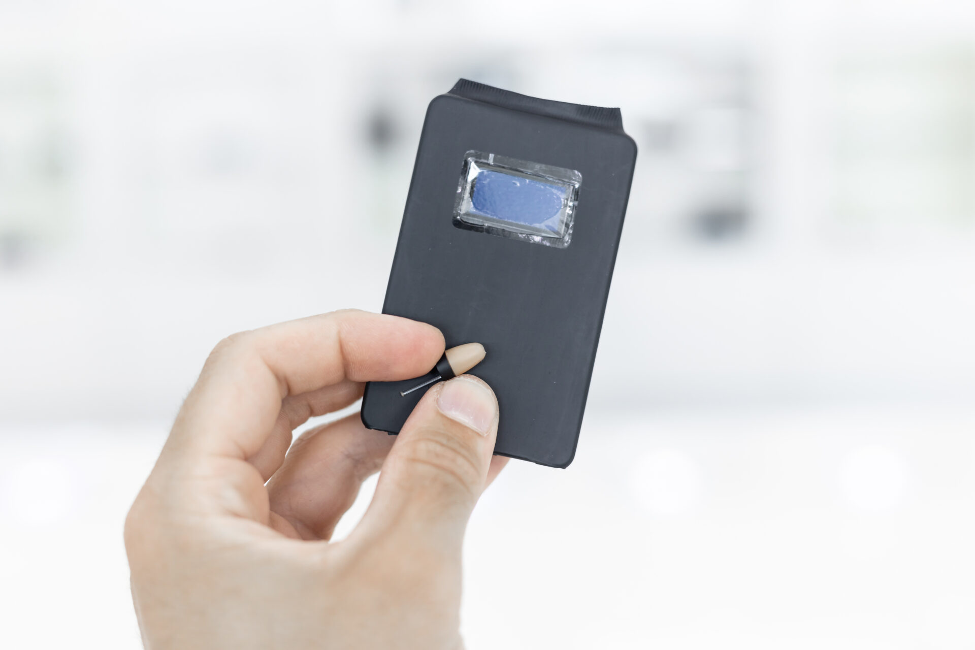 Kit microauricolare composto da modulo GSM slim e telecamere per lettura testi in penna KIT.AURIC.05