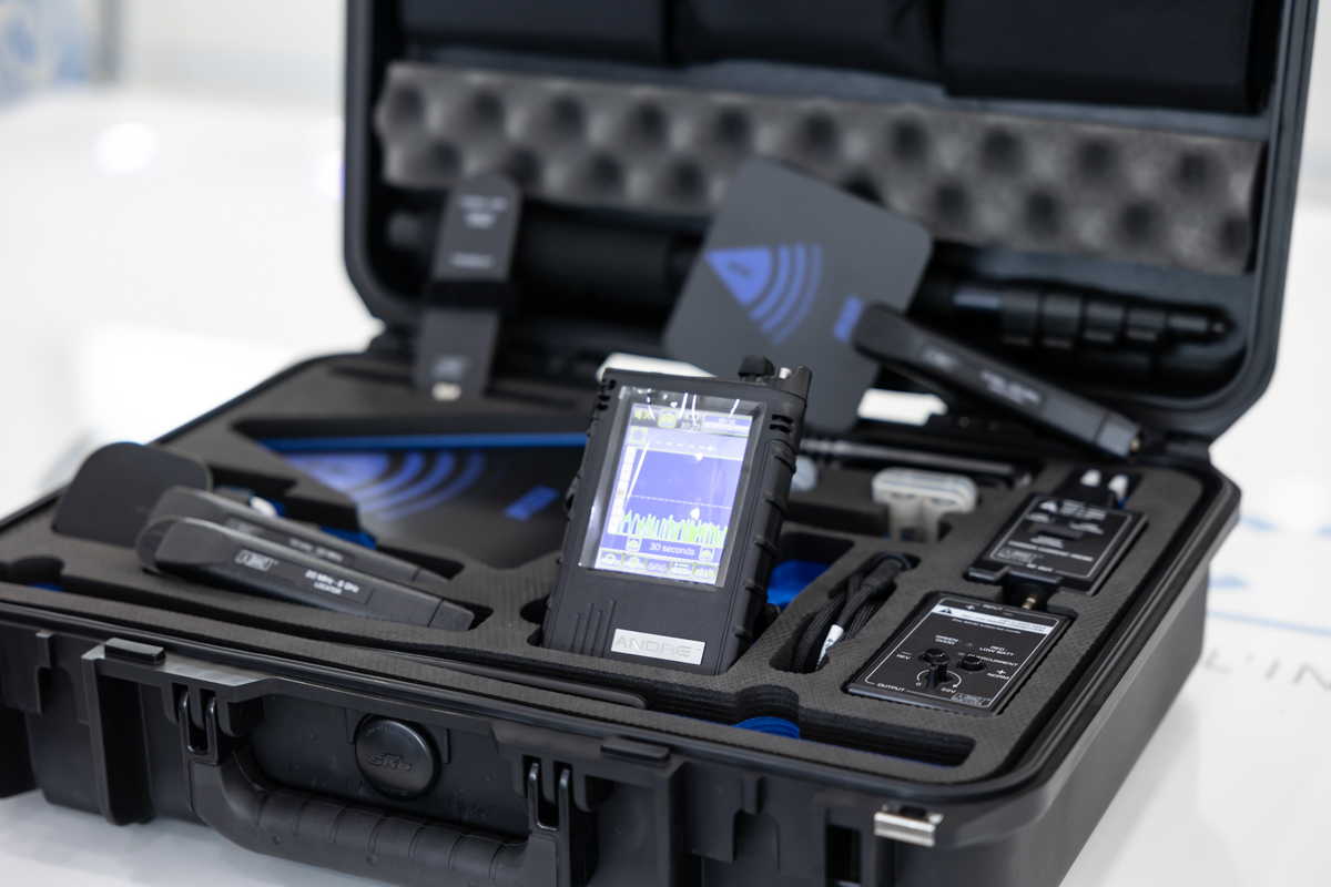 ANDRE REI kit rilevatore microspie professionale fino a 12 GHz per bonifiche elettroniche TSCM RIL.43