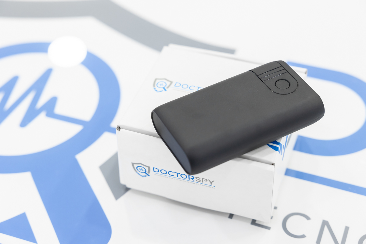 Microspia audio occultata in power bank con attivazione vocale MIC.W.07