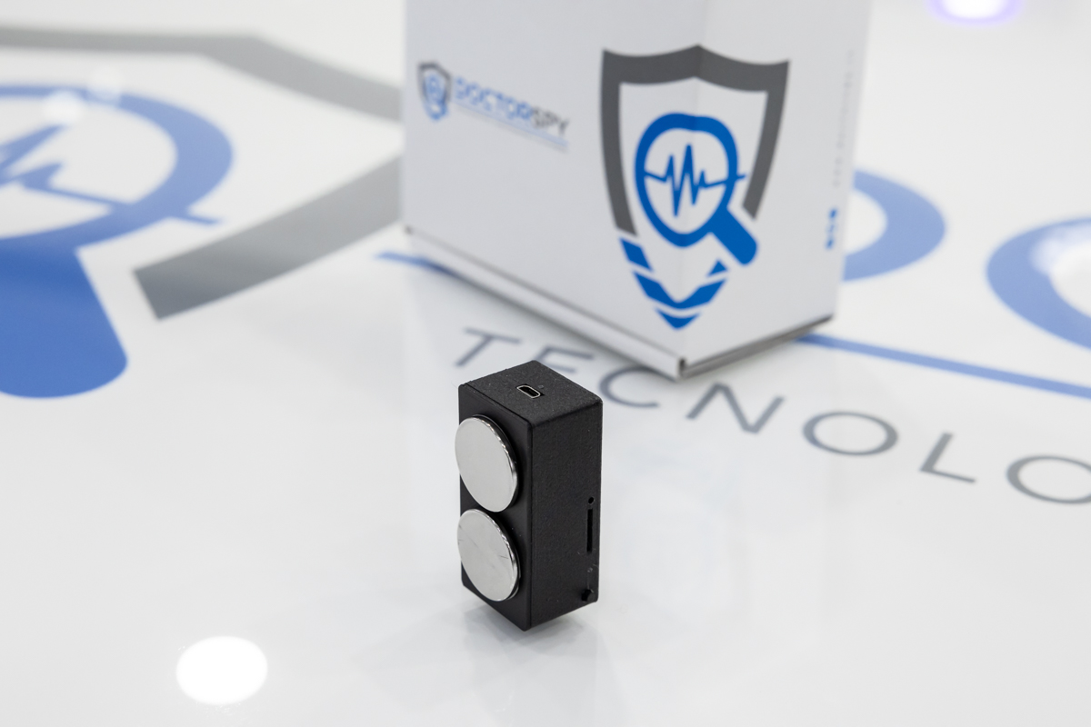 Microspia GSM calamitata con sistema di attivazione vocale, localizzazione e registrazione su memoria integrata MIC.G.18