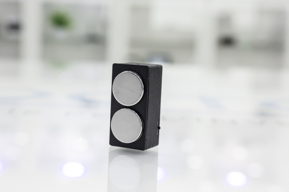 Microspia GSM calamitata con sistema di attivazione vocale, localizzazione e registrazione su memoria integrata MIC.G.18