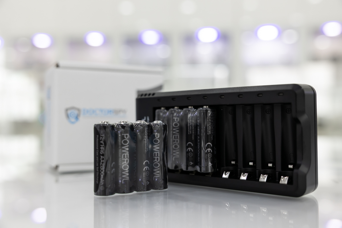 Caricabatterie smart da 8 slot con 16 batterie ricaricabili incluse ACC.10