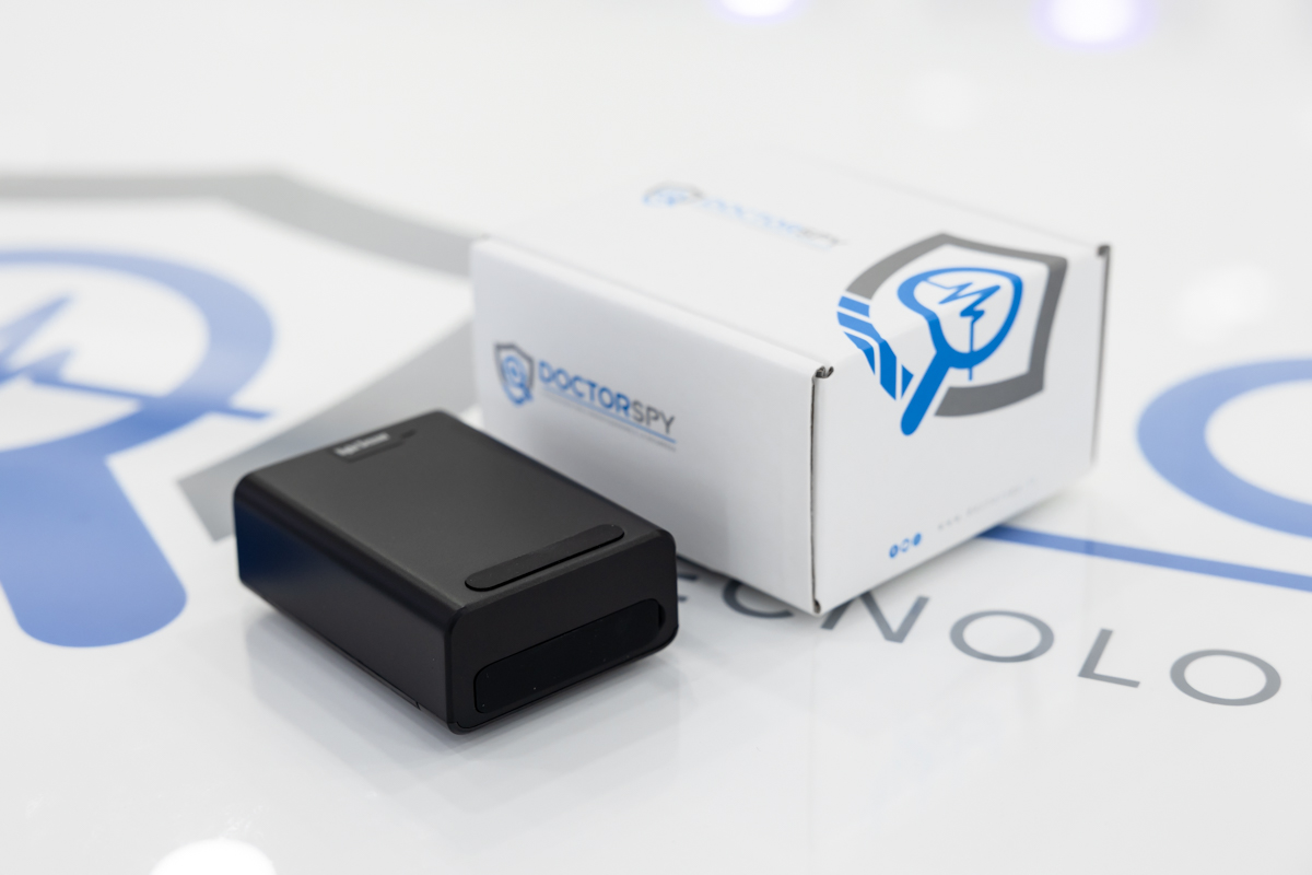 Localizzatore GPS 4G wireless con batteria da 7500mAh, scocca magnetica ultraresistente e funzionalità avanzate di sicurezza, tra cui ascolto remoto, registrazione audio, allarmi di vibrazione e velocità LOC.05