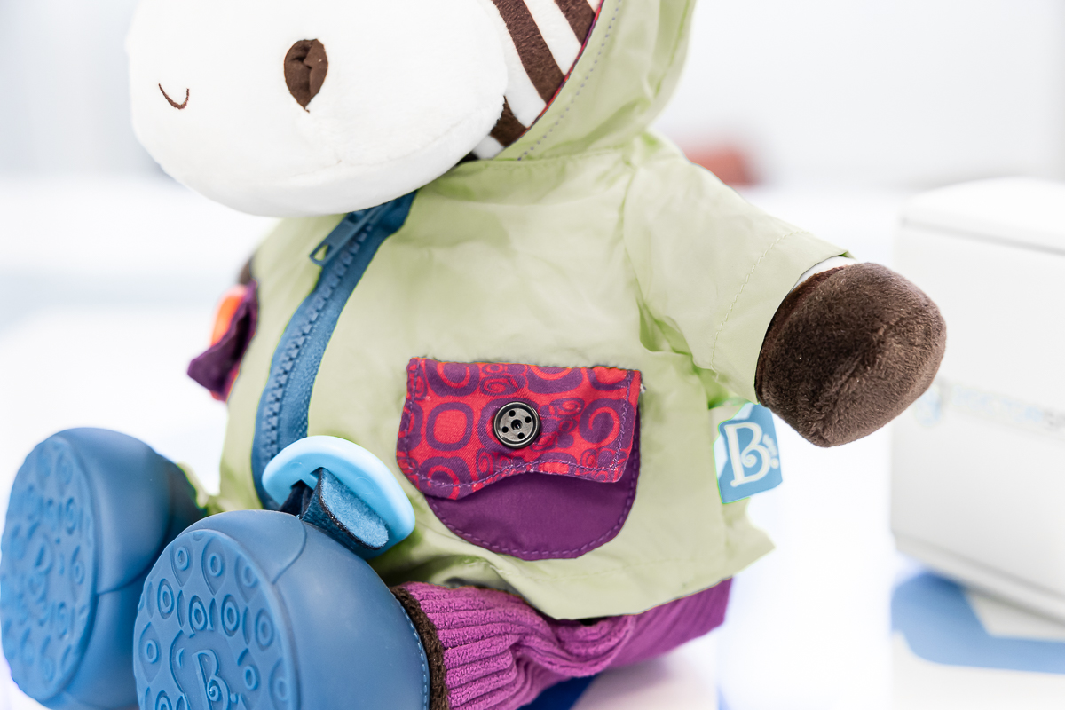 Particolare dell'ottica della mini telecamera del peluche zebra DES.43