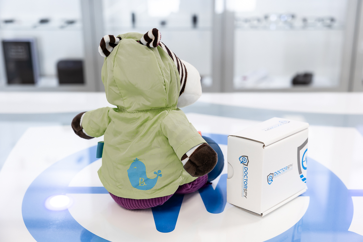 Vista retro del peluche a forma di zebra con microcamera nascosta DES.43