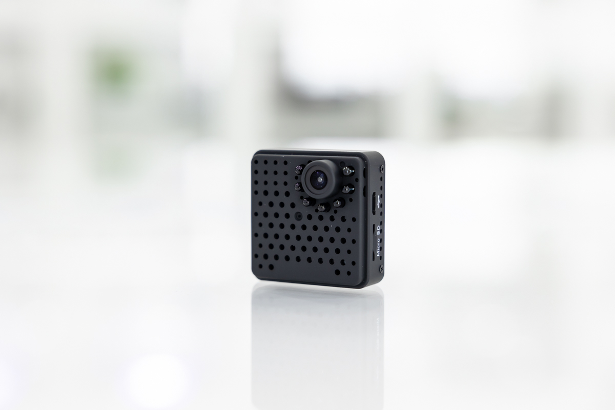 Microcamera wifi full HD di colore nero con 7 led infrarossi CAM.W.08