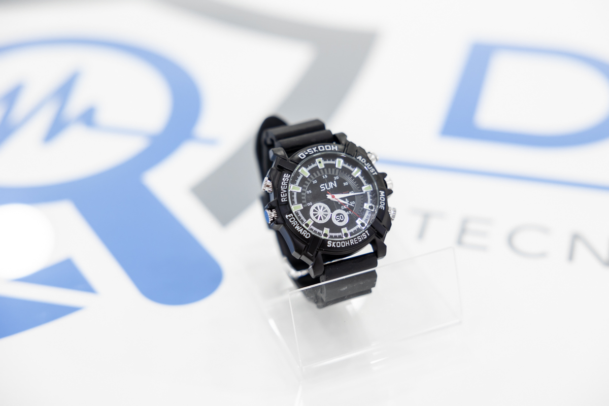 Orologio con microcamera nascosta, memoria integrata, funzione di scatto fotografico e registrazione audio CAM.15