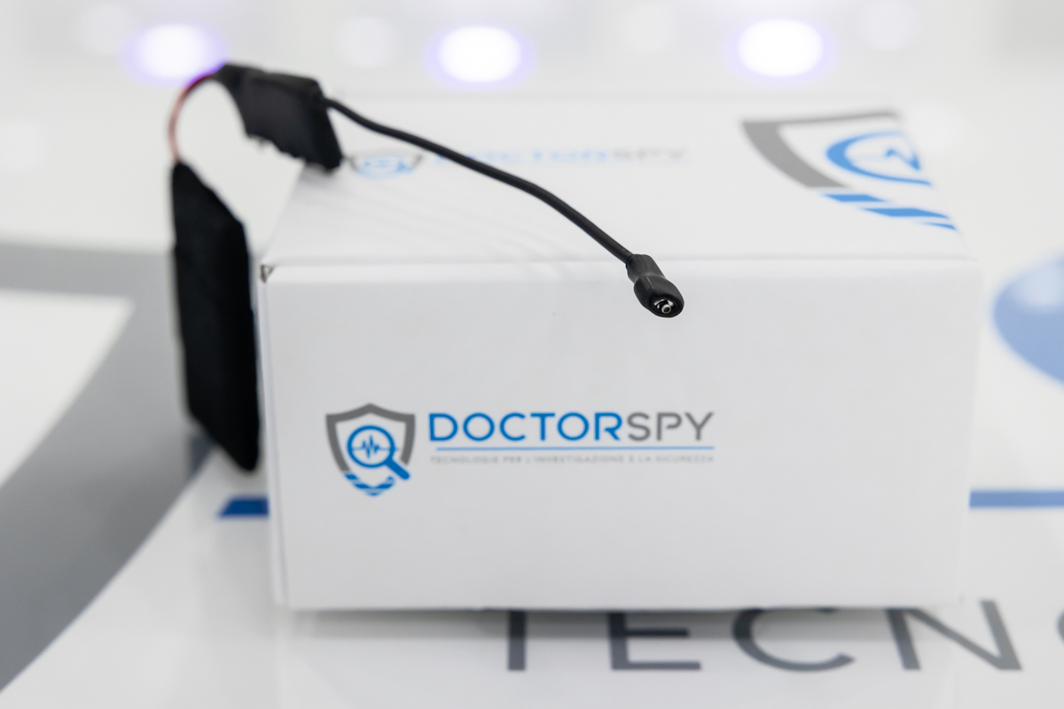 Registratore spia professionale con microfono esterno e funzione di attivazione vocale REC.V.09