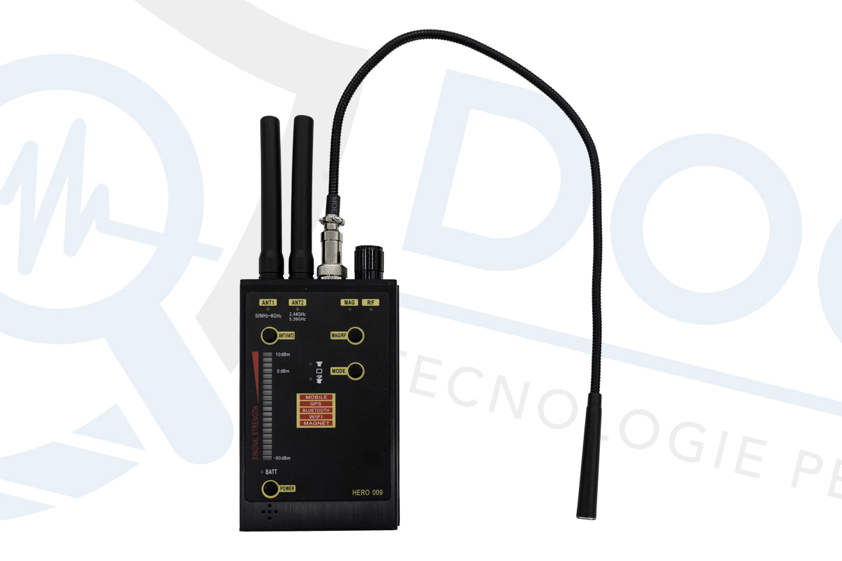 Rilevatore RF multifunzione con doppia antenna e sonda magnetica per individuare microspie GSM, telecamere nascoste, tracker GPS, dispositivi Bluetooth e Wi-Fi RIL.06