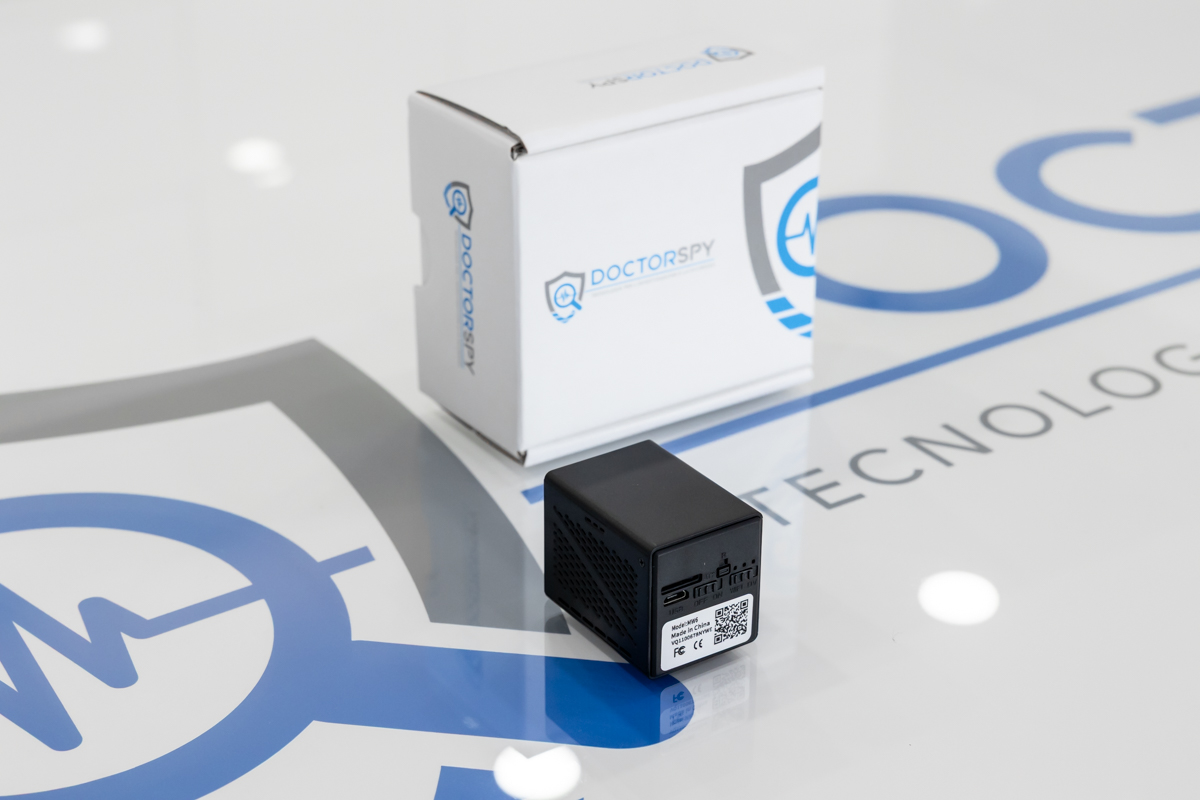 Mini telecamera spia con ottica full HD, trasmissione wifi e registrazione DVR CAM.W.49